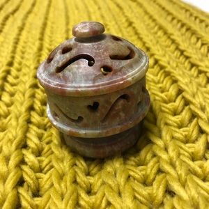 Incense burner with cones